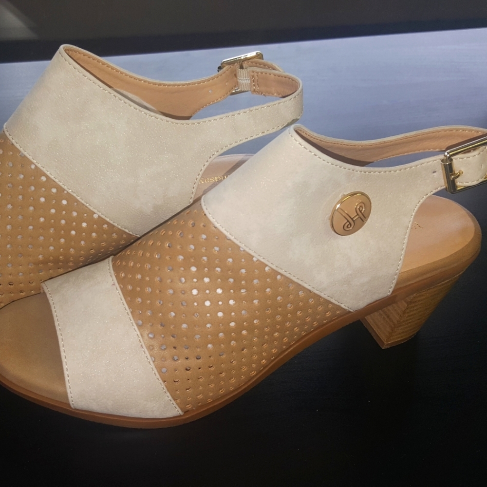 BNIB Lindsay Phillips Elise Neutral size 11